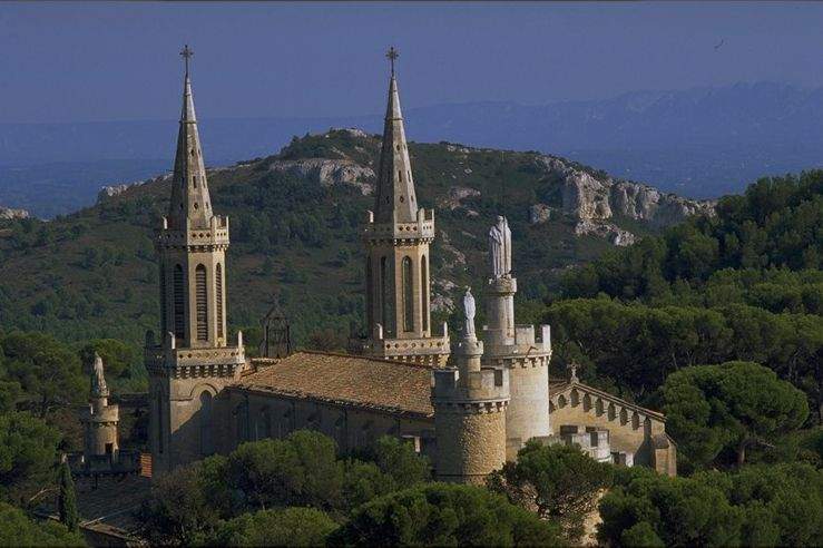 eglise abbaye saint michel de frigolet premontres tarascon
