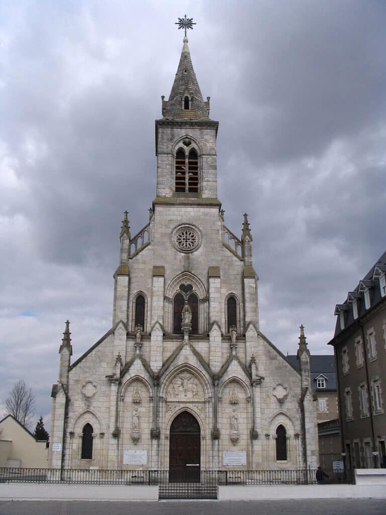eglise basilique a issoudun notre dame du sacre coeur indre