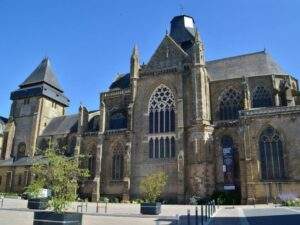 Église Basilique Notre-dame-de-l’épine (Évron)