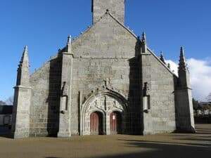eglise brennilis finistere