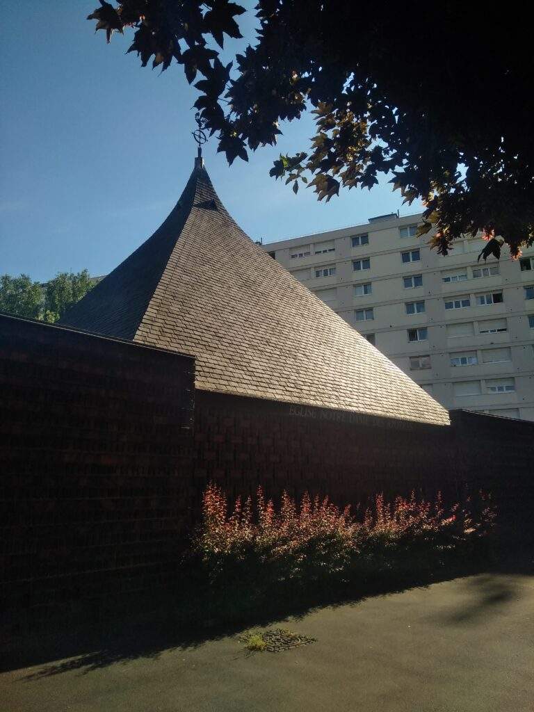 eglise centre paroissial notre dame des apotres villejuif