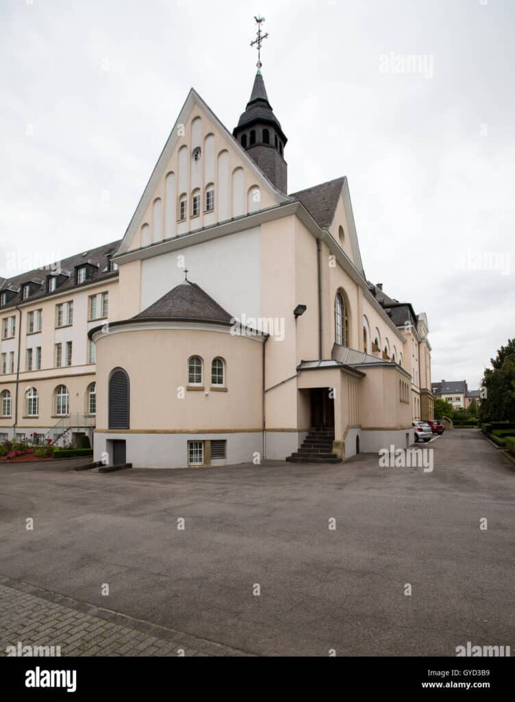 eglise chapelle des soeurs franciscaines saint privat des vieux
