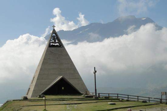 eglise chapelle du mont cenis la pyramide lanslebourg mont cenis