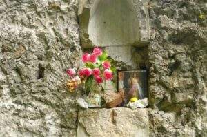 eglise chapelle notre dame des fleurs du bois fleuri villevaude
