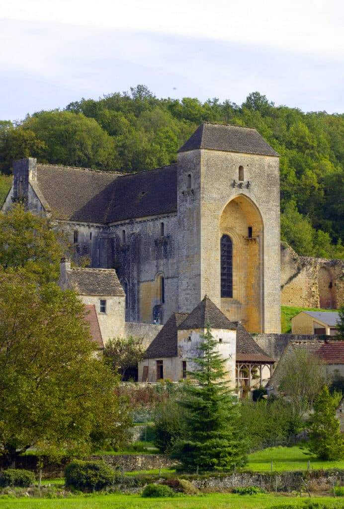 eglise coly dordogne