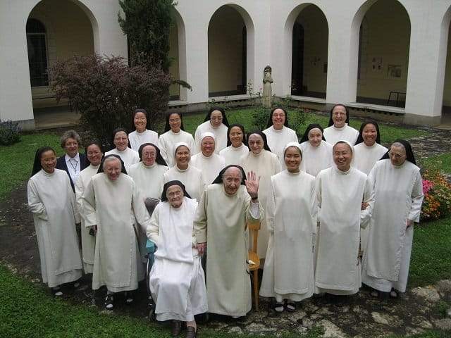 eglise communaute des domicaines monteils