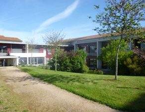 Église Confolens : Ehpad Maison Des…