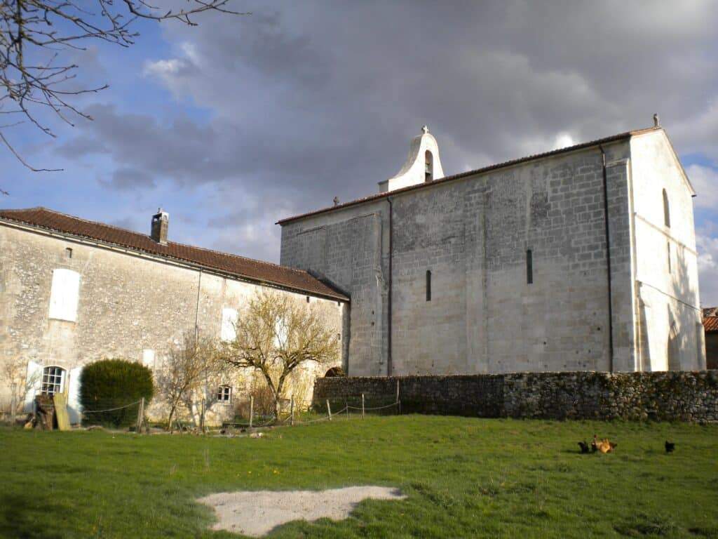 eglise de bourg des maisons dordogne