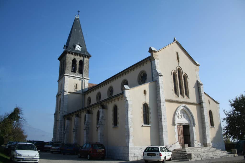 eglise de charnecles isere