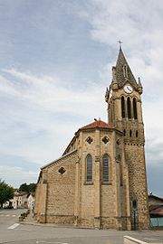 eglise de cour et buis isere
