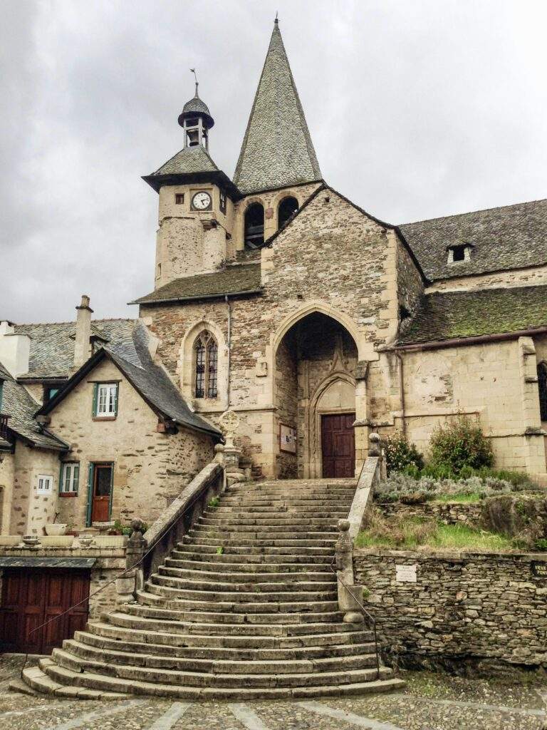 eglise de estaing aveyron