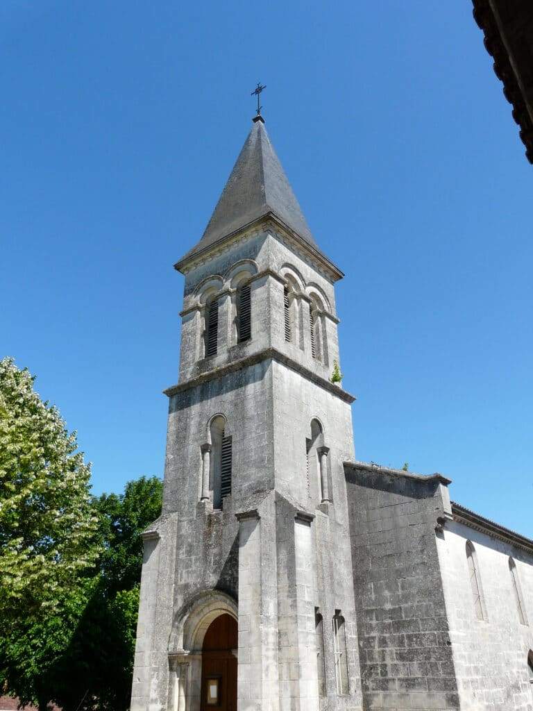 eglise de la tour blanche cercles dordogne