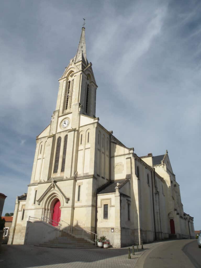eglise de laiguillon sur vie vendee