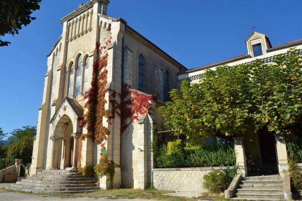 eglise de le poet laval drome