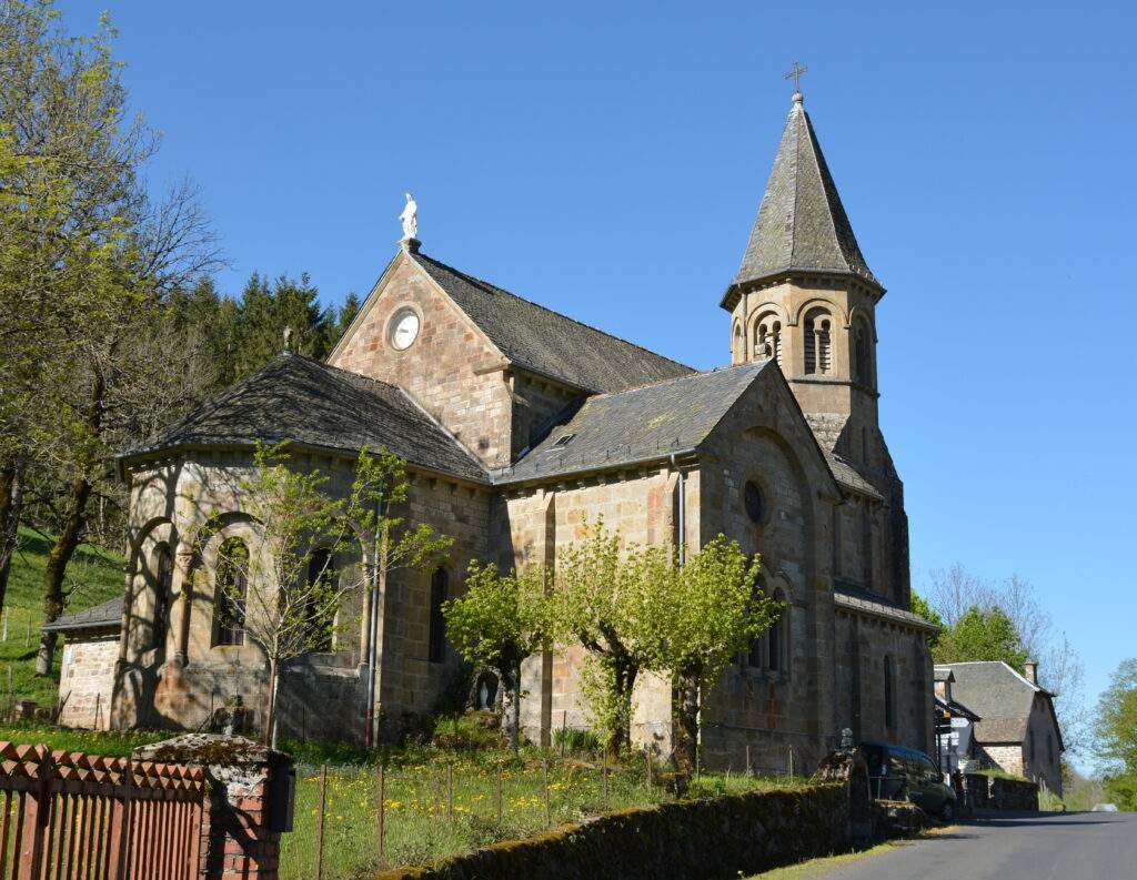 eglise de mandailles saint julien cantal