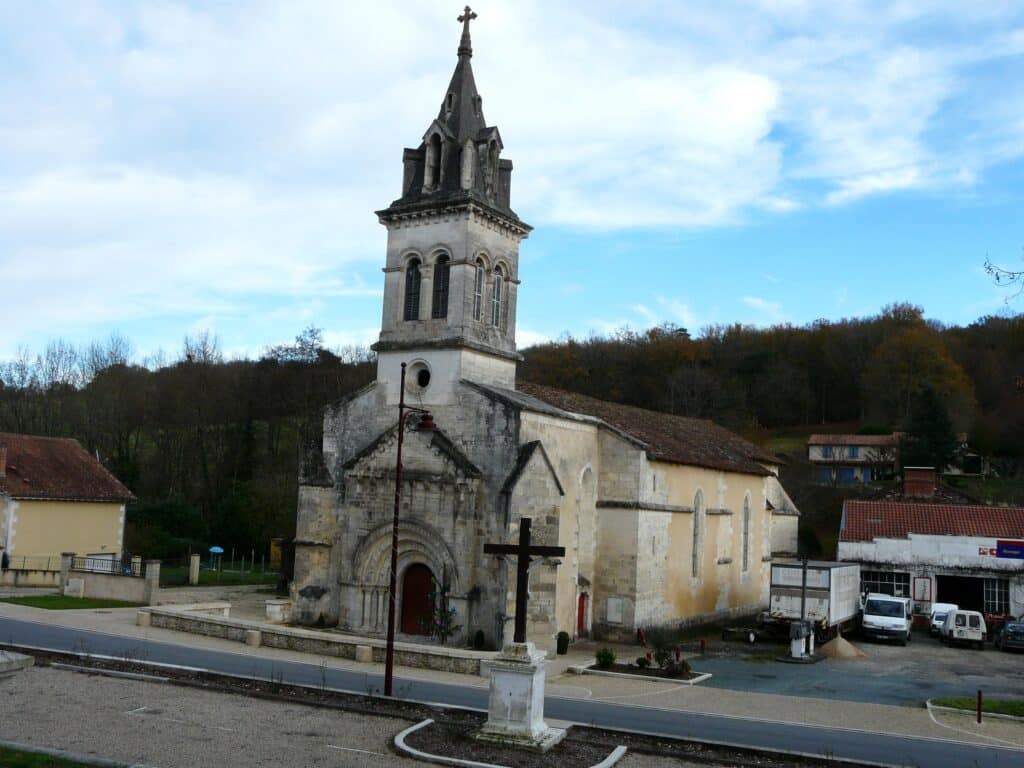 eglise de manzac sur vern dordogne