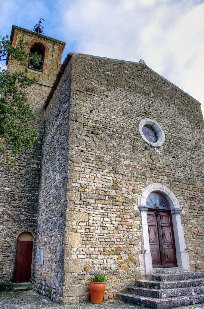 eglise de merindol les oliviers drome