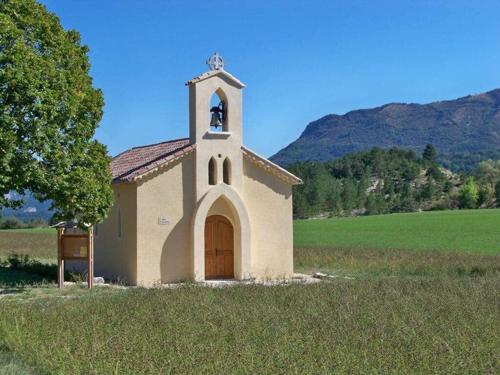 eglise de mevouillon drome