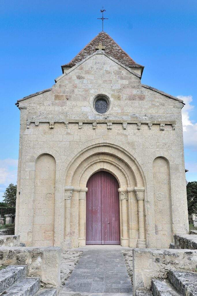 eglise de montpeyroux dordogne
