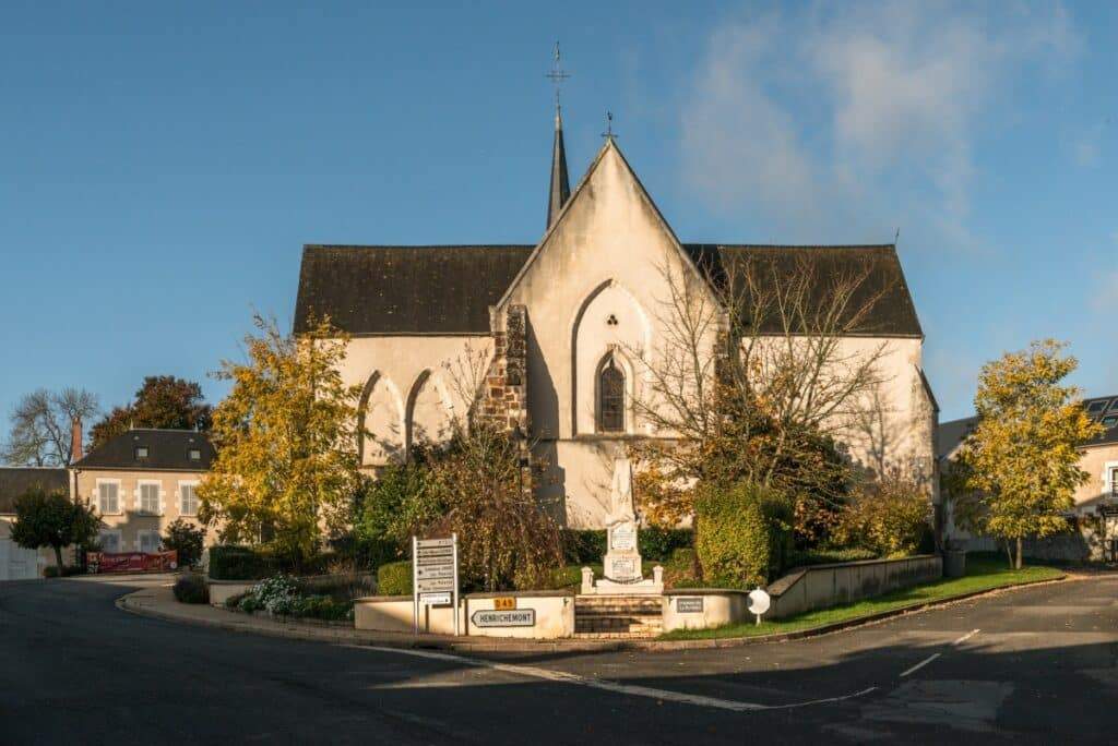 eglise de neuvy deux clochers cher