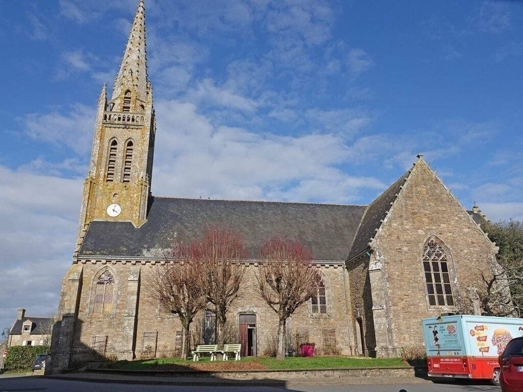 eglise de plougoumelen morbihan