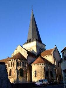 eglise de saint amand montrond cher