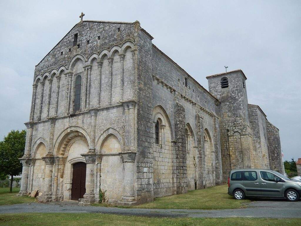 eglise de saint hippolyte charente maritime