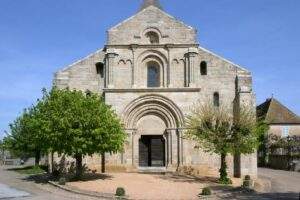 eglise de saint pierre de varennes saone et loire