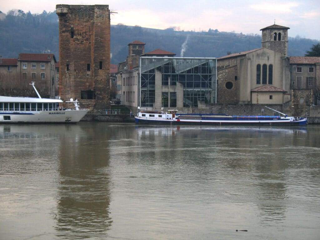 eglise de sainte colombe rhone 2