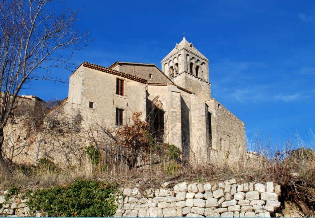 eglise de viens saint hilaire vaucluse 1