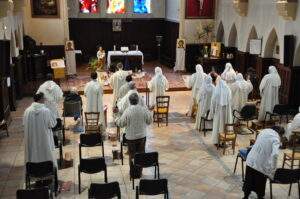eglise foyer le mottais quelaines saint gault