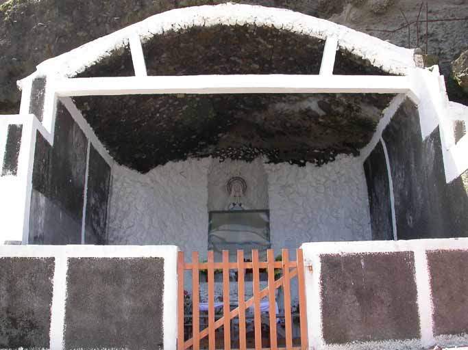 eglise grotte de lourdes la grotte macouba