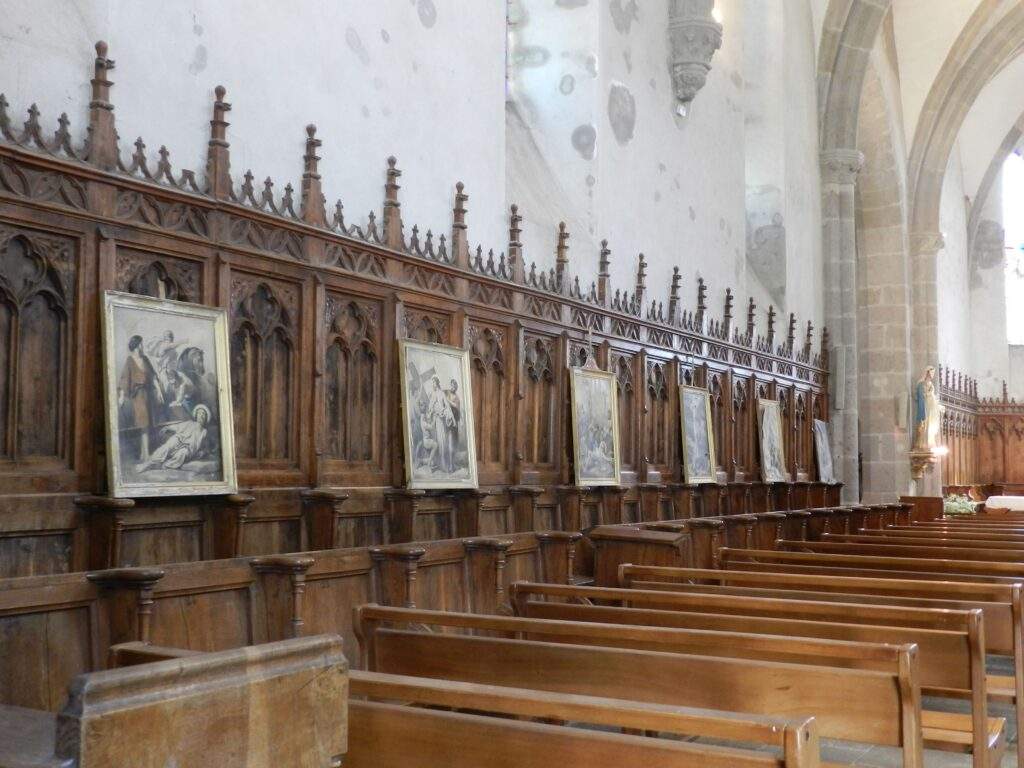 eglise laveissiere cantal