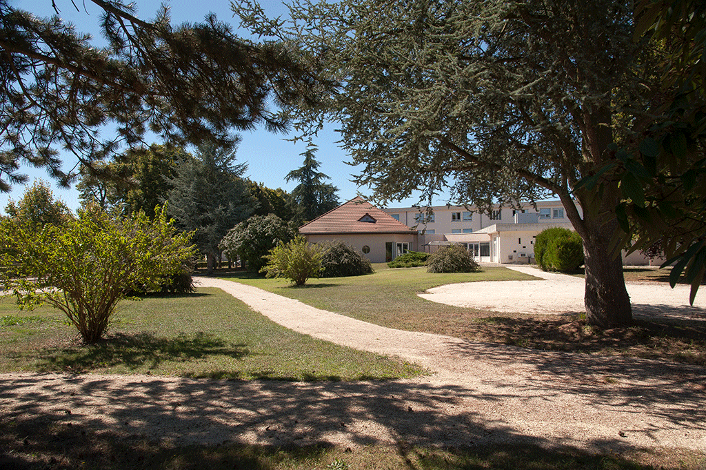eglise maison de retraite charny oree de puisaye