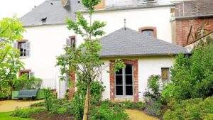 eglise maison de retraite de saint sauveur en puisaye saint sauveur en puisaye