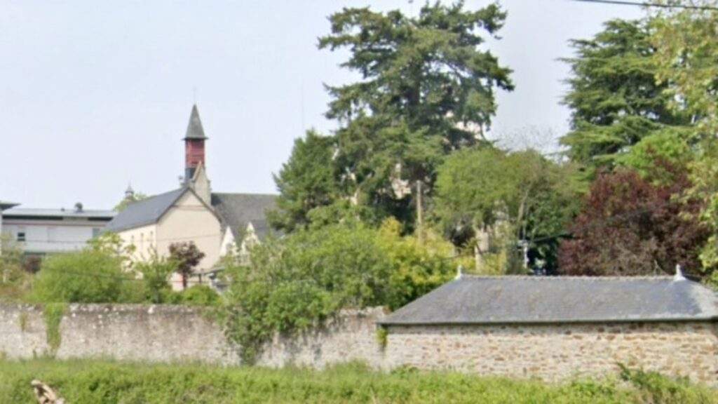 eglise maison religieuse saint joseph des champs entrammes