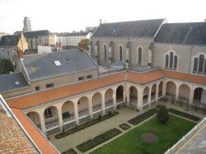eglise monastere sainte claire clarisses nantes