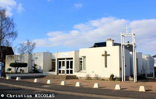 eglise notre dame de la paix joue les tours