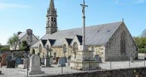 eglise plounevezel plounevezel