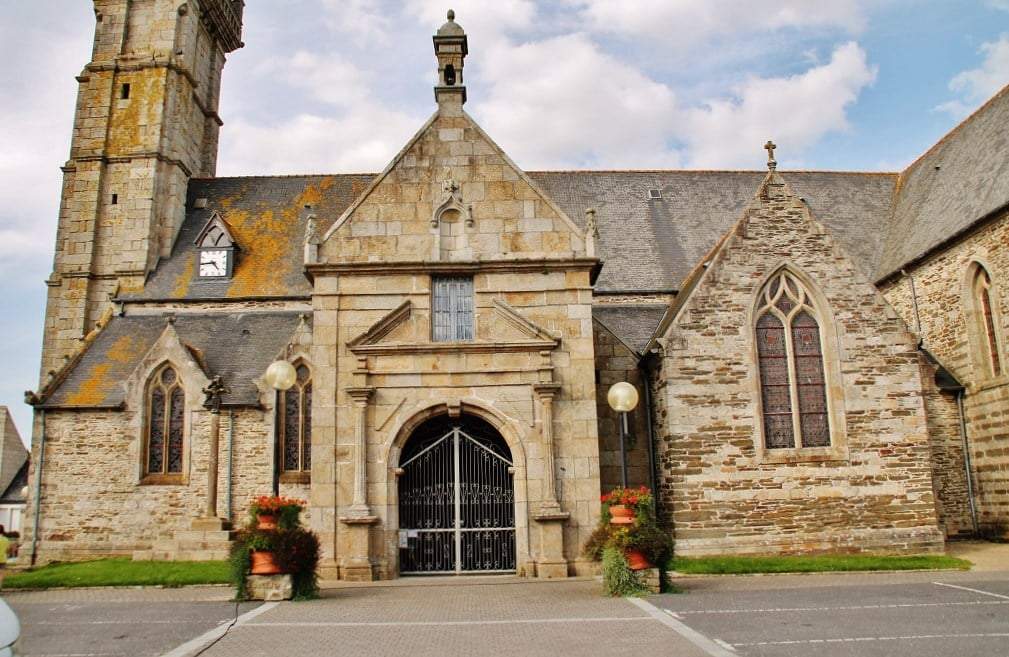 eglise plouvorn plouvorn finistere