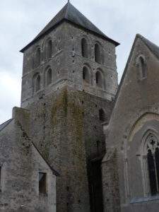 eglise saint medard chevire le rouge