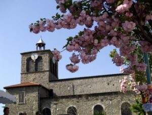 eglise saint pierre centre grigny