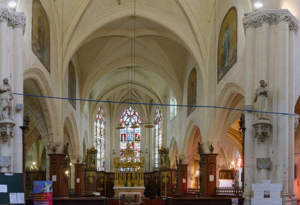 eglise saint pierre es liens vouillers