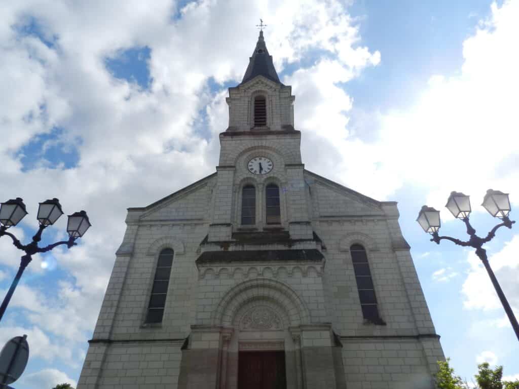 eglise saint pierre et saint paul centre joue les tours