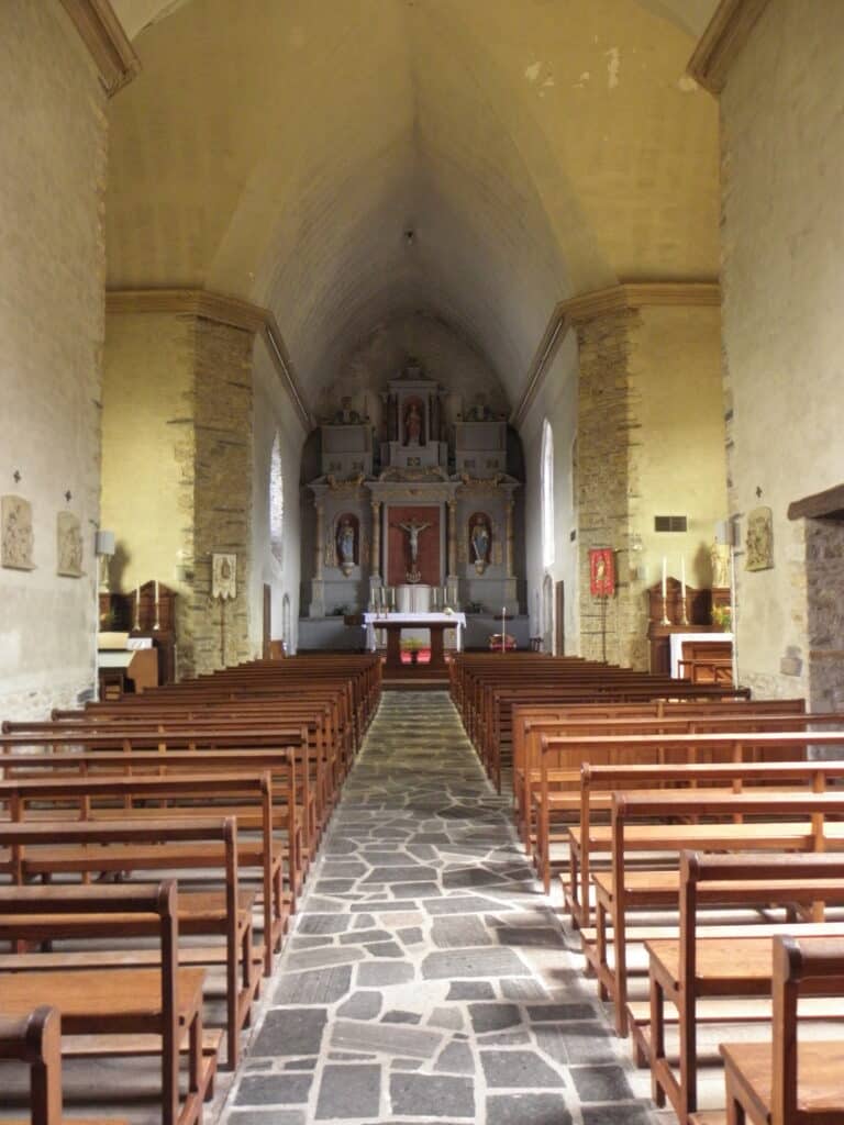 eglise saint pierre et saint paul montreuil sous perouse