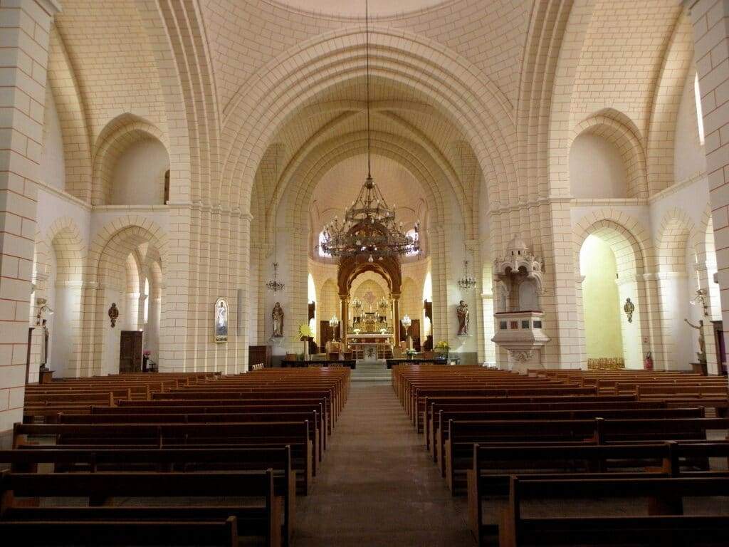 eglise saint pierre maure de bretagne