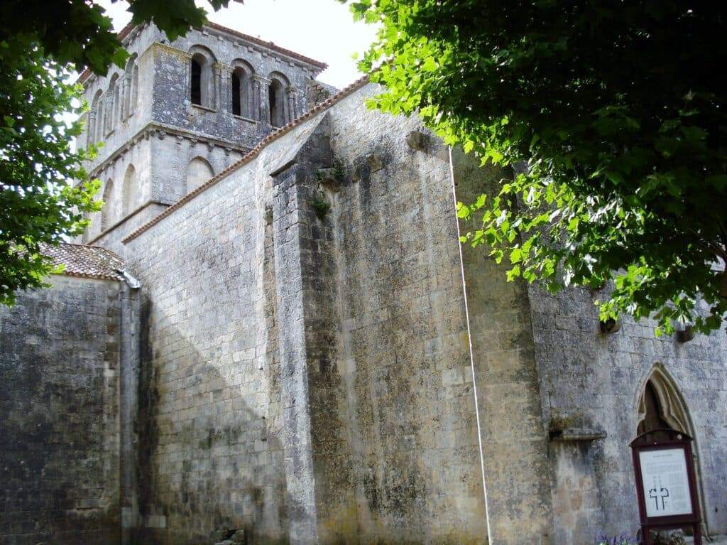 eglise saint pierre nere