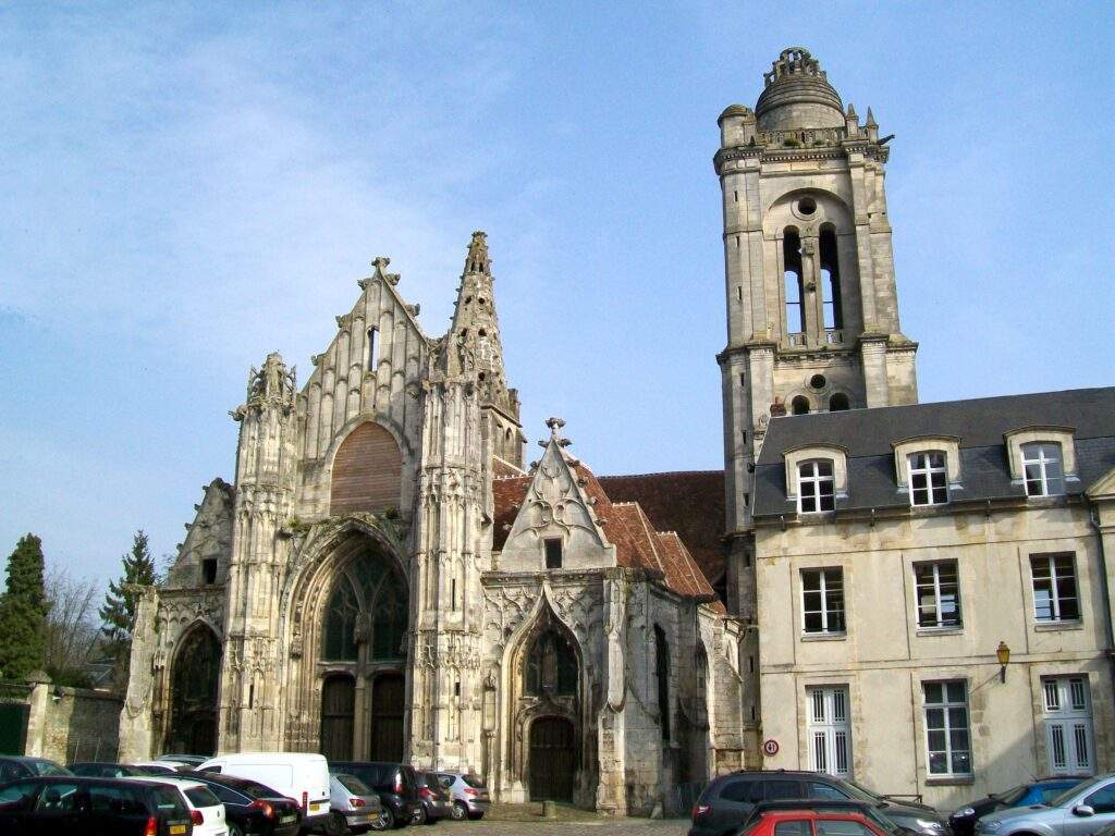 eglise saint pierre sevis