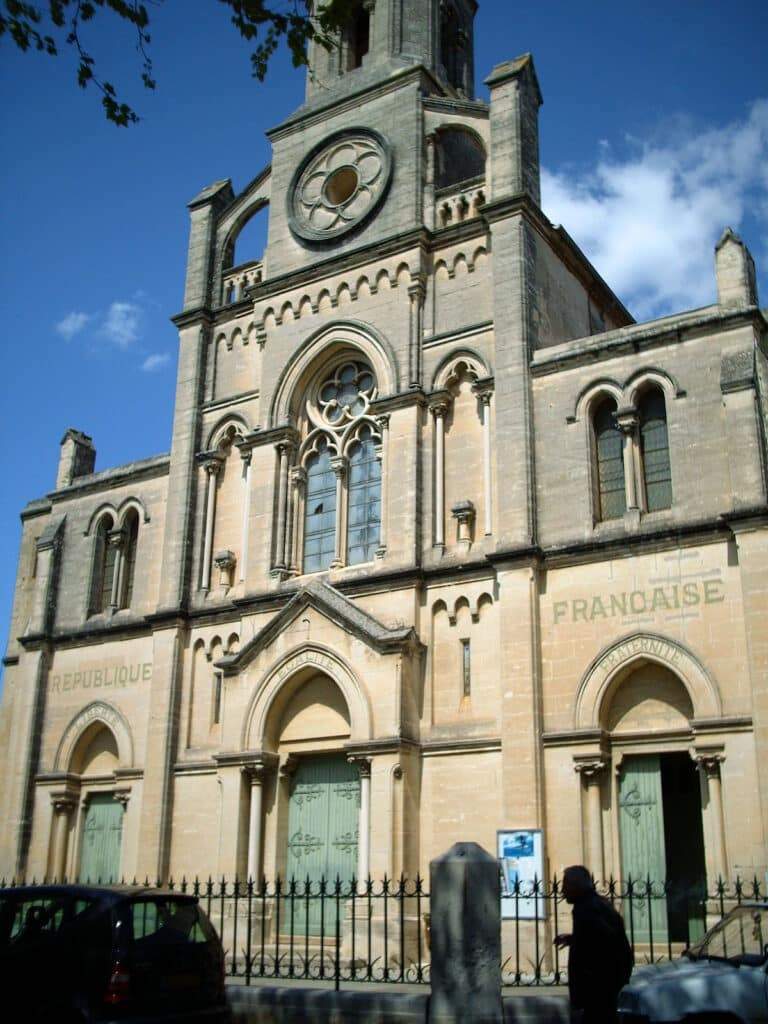 eglise saint saturnin aimargues