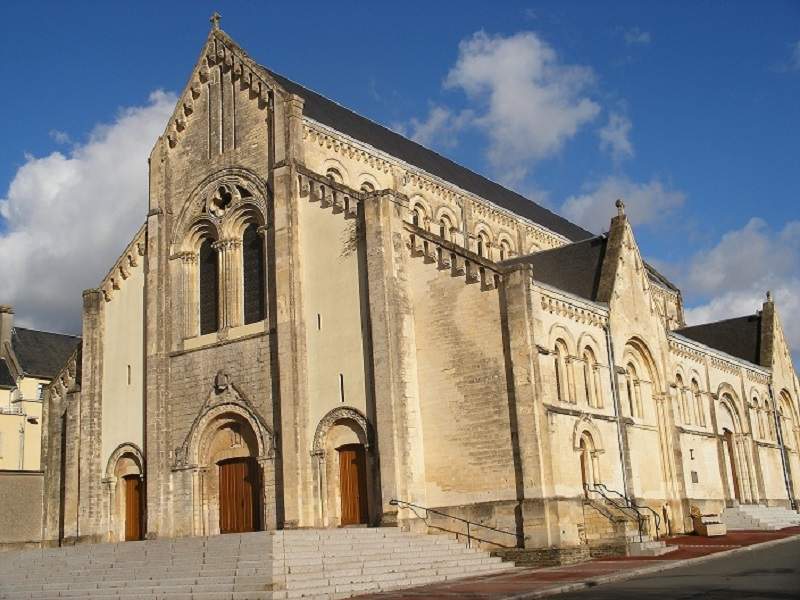 eglise sainte croix saint lo